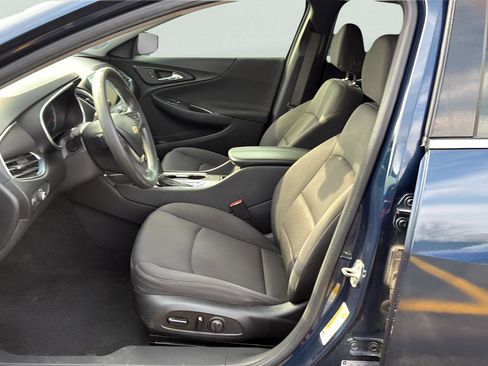 Used 2020 Chevrolet Malibu LT FWD image 23