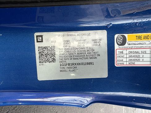 Used 2019 Chevrolet Camaro LT w/ Technology Package image 29