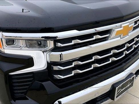 Used 2023 Chevrolet Silverado 1500 LTZ w/ LTZ Convenience Package II image 34