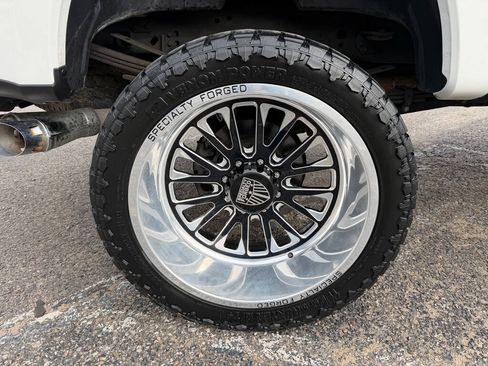 Used 2025 Ford F350 Platinum w/ FX4 Off-Road Package AWD/4WD image 52