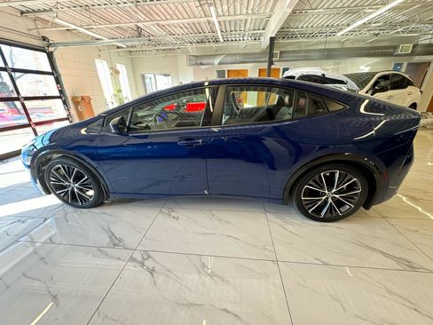 Used 2024 Toyota Prius XLE AWD/4WD image 8