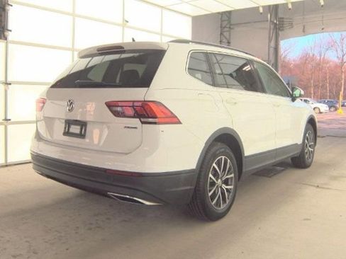 Used 2019 Volkswagen Tiguan SE w/ Panoramic Sunroof Package image 4