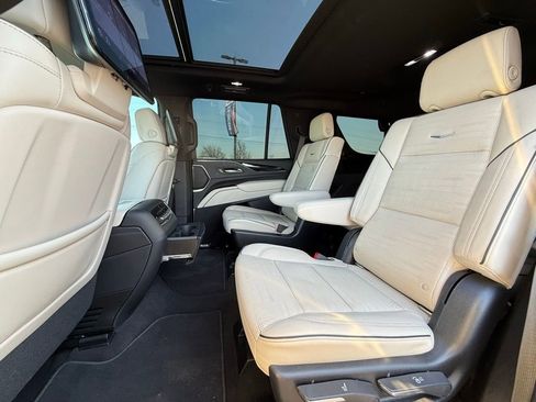 Used 2021 Cadillac Escalade Sport w/ Driver Assist Tech Package image 24