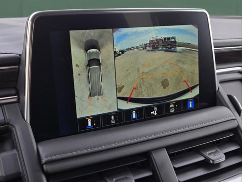 Used 2023 Chevrolet Tahoe LT w/ Luxury Package AWD/4WD image 13