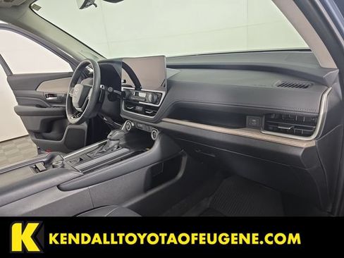 Certified 2024 Toyota Grand Highlander AWD image 29