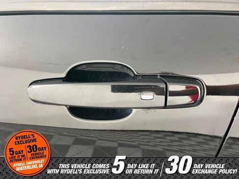 Used 2019 Chevrolet Equinox LS w/ LS Convenience Package FWD image 12