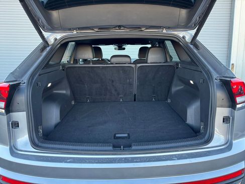Used 2025 Volkswagen Atlas Cross Sport SE image 33