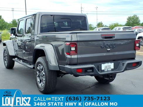 Used 2025 Jeep Gladiator Sport w/ Premium Package AWD/4WD image 5