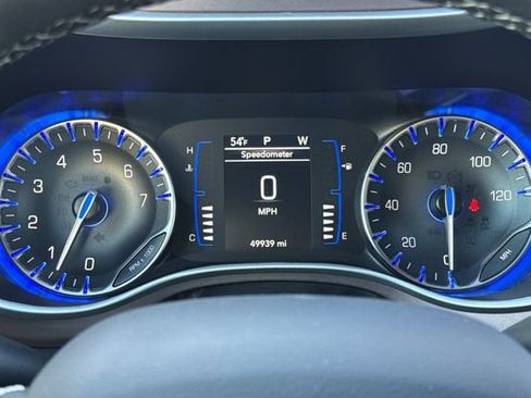 Used 2024 Chrysler Voyager LX image 29