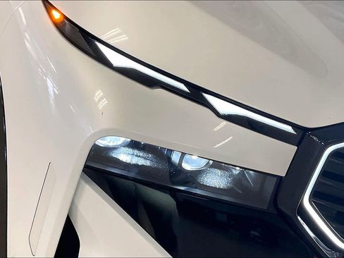 Certified 2024 BMW XM AWD/4WD image 24