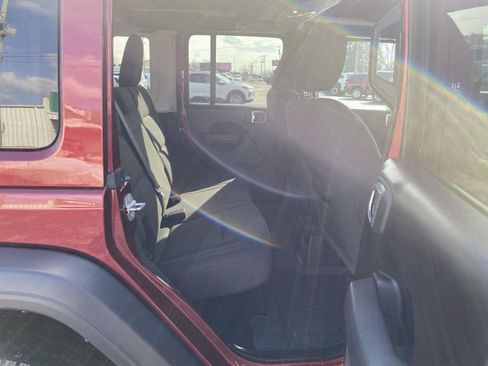 Used 2022 Jeep Wrangler Unlimited Sport image 33