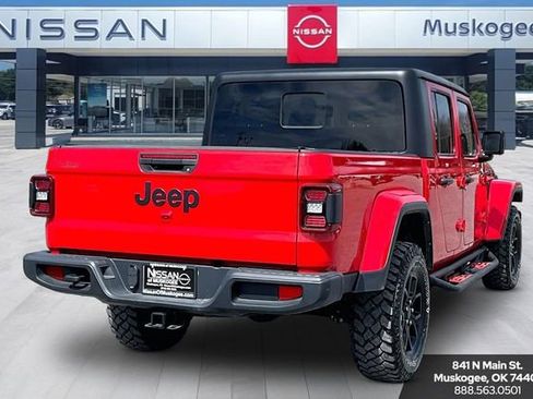 Used 2024 Jeep Gladiator Willys image 5