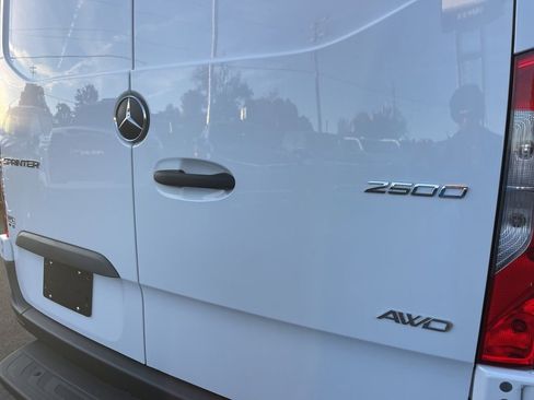 Used 2025 Mercedes-Benz Sprinter 2500 image 22