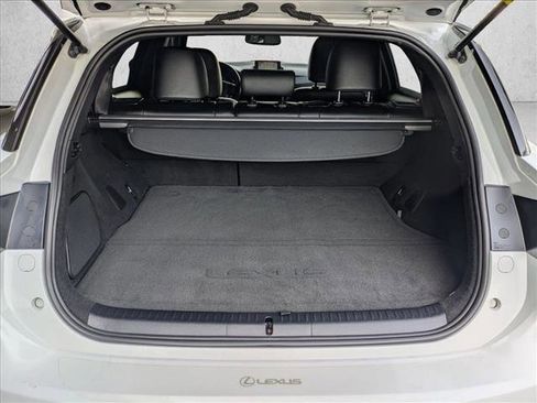 Used 2017 Lexus CT 200h image 6