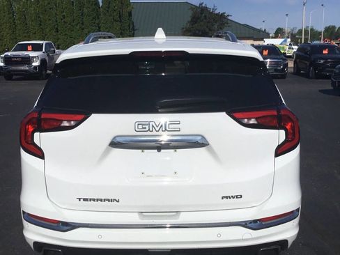 Used 2018 GMC Terrain Denali w/ GMC Pro Grade Package AWD/4WD image 4