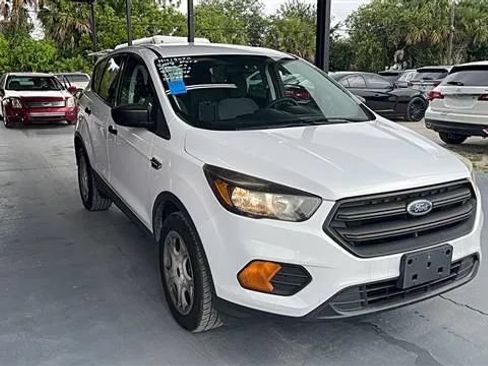 Used 2018 Ford Escape S FWD image 1