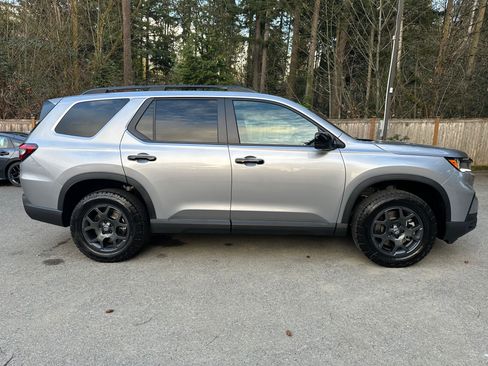 Certified 2025 Honda Pilot TrailSport image 8