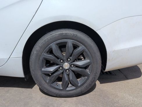 Used 2019 Chevrolet Impala LT FWD image 14