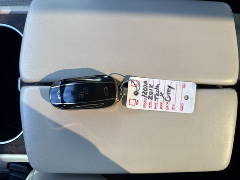 Used 2018 Tesla Model X 100D AWD/4WD image 24