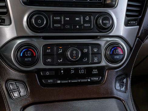 Used 2015 Chevrolet Suburban LTZ image 32