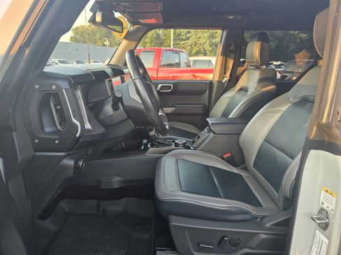 Used 2021 Ford Bronco Outer Banks AWD/4WD image 13