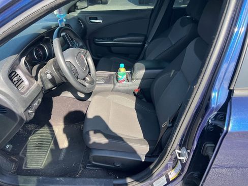 Used 2017 Dodge Charger SE w/ Popular Equipment Group image 6