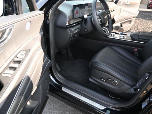 Used 2025 Genesis GV80 2.5T Select image 21