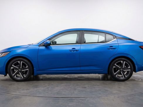 Used 2025 Nissan Sentra SV FWD image 5