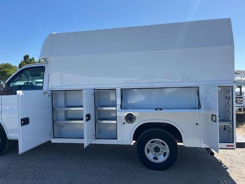 New 2024 Chevrolet Express 3500 w/ Power Convenience Package image 9