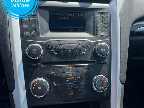 Used 2014 Ford Fusion SE FWD image 19