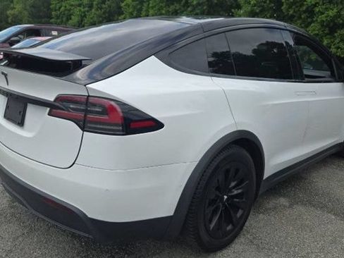 Used 2022 Tesla Model X AWD/4WD image 2