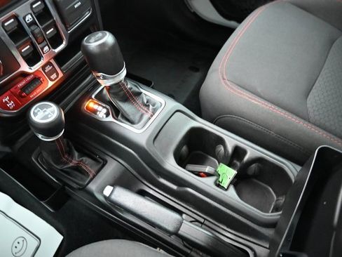 Used 2023 Jeep Wrangler Unlimited Rubicon w/ Cold Weather Group image 19