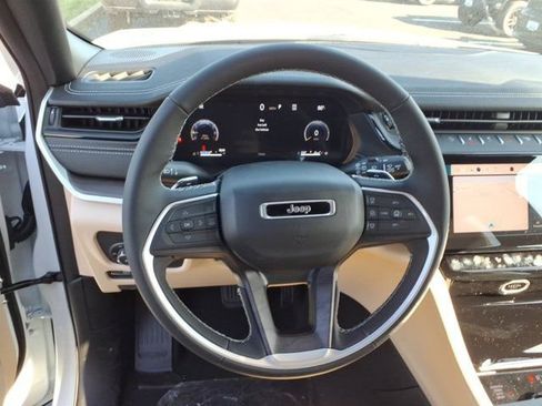 New 2026 Jeep Grand Cherokee L Limited w/ Luxury Tech Group II AWD/4WD image 5