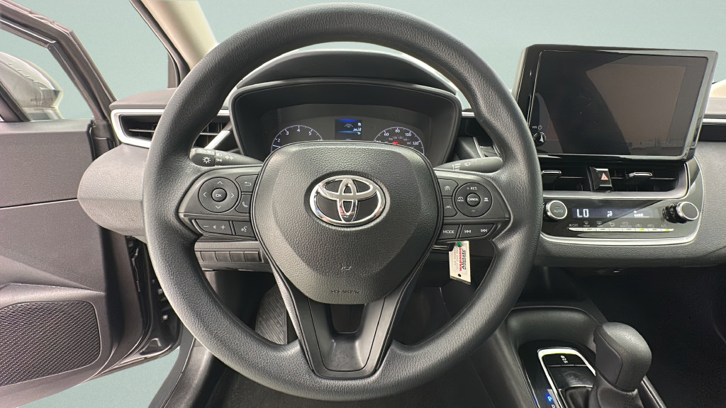 Used 2025 Toyota Corolla LE FWD image 14