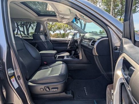 Used 2018 Lexus GX 460 w/ Navigation Package AWD/4WD image 16