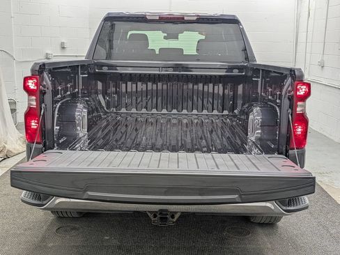 Used 2023 Chevrolet Silverado 1500 LT AWD/4WD image 16