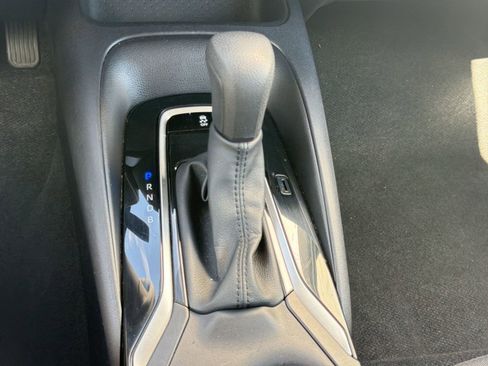 Used 2025 Toyota Corolla LE image 16