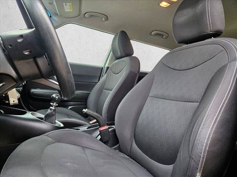 Used 2015 Kia Soul FWD image 13