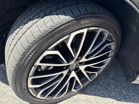Used 2025 Audi SQ7 Prestige AWD/4WD image 7