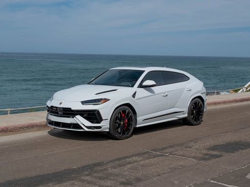 Used 2023 Lamborghini Urus S AWD/4WD image 1