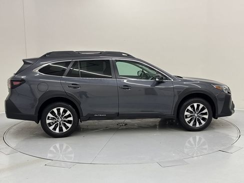 Used 2023 Subaru Outback Limited image 6