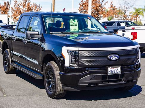 Used 2025 Ford F150 Lightning XLT image 3