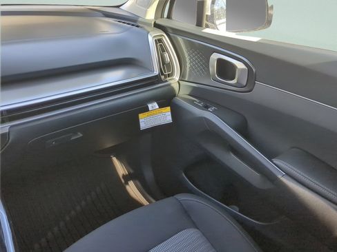 New 2026 Kia Sorento LX FWD image 17