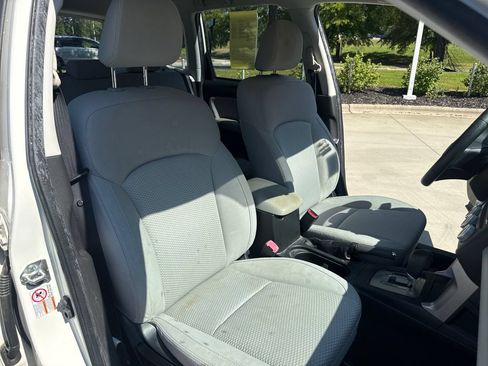 Used 2017 Subaru Forester 2.5i AWD/4WD image 34