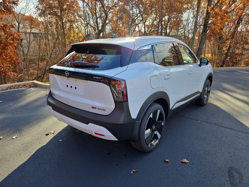 New 2026 Nissan Kicks SR w/ SR Premium Package image 3