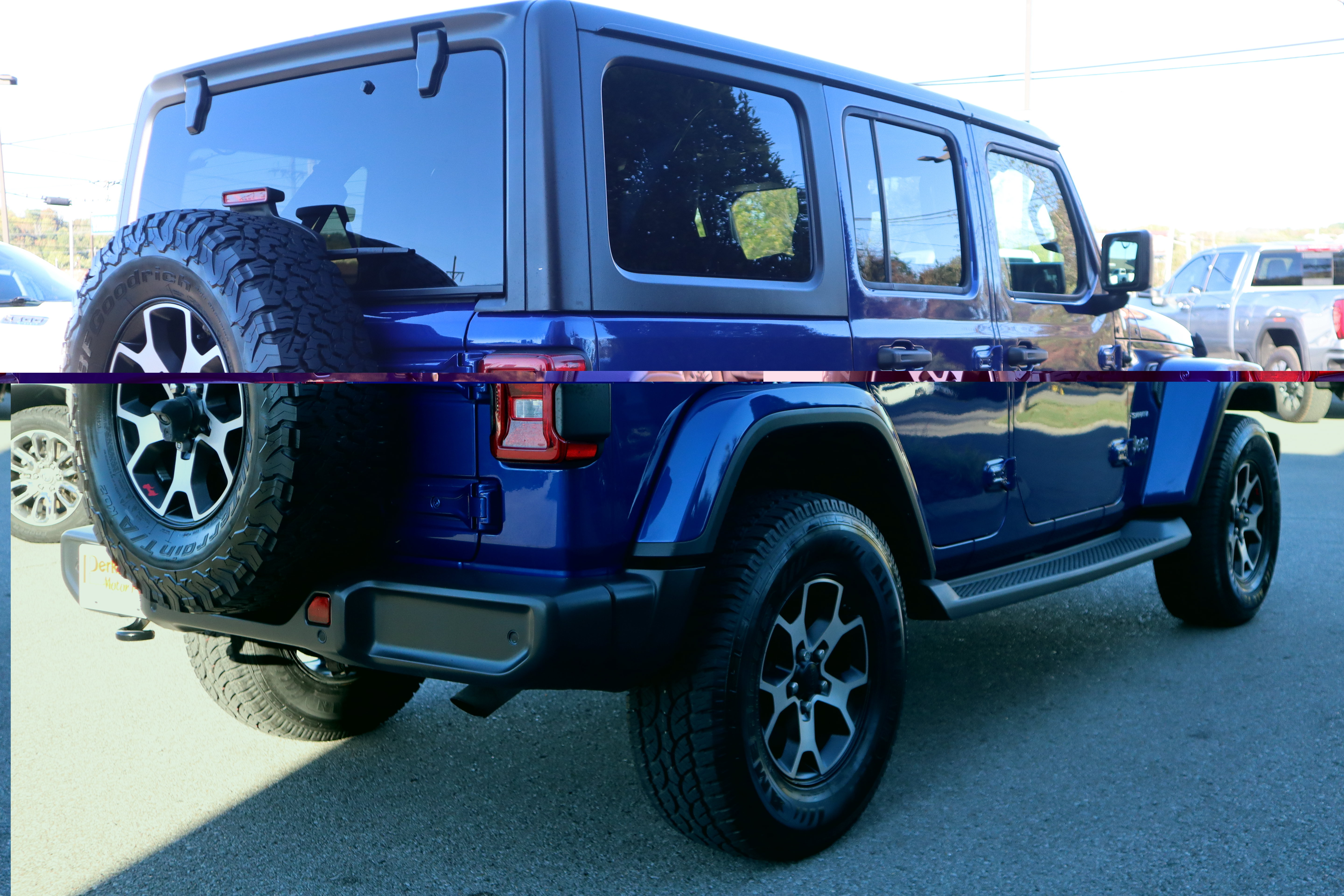 Used 2018 Jeep Wrangler Unlimited Sahara w/ Dual Top Group AWD/4WD image 7