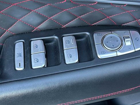 Used 2019 Genesis G70 2.0T Advanced w/ Sport Package image 12