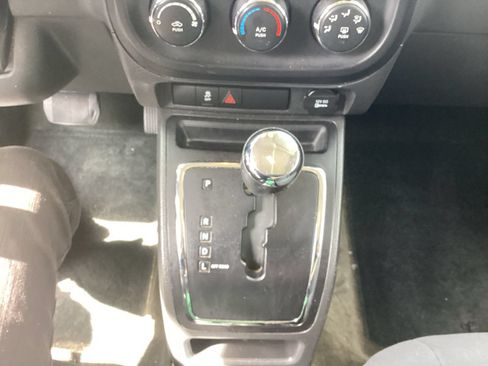 Used 2014 Jeep Patriot Sport AWD/4WD image 3