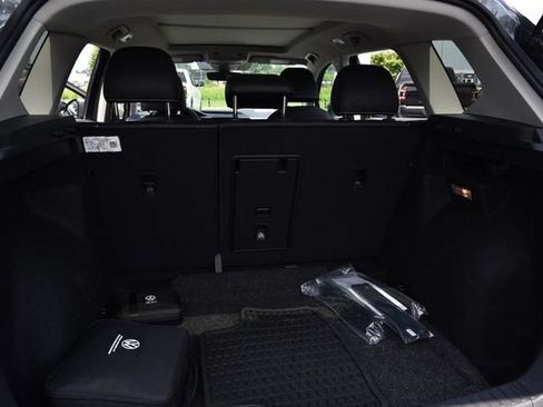 Certified 2023 Volkswagen Taos SE w/ Panoramic Sunroof Package FWD image 24
