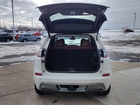 Used 2019 Jeep Cherokee Overland w/ Technology Group image 15